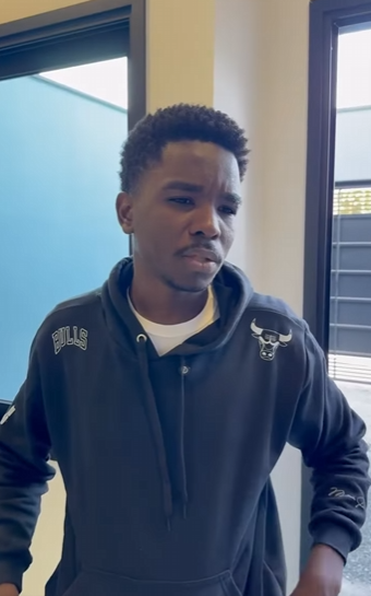 H1122018 Ela vive na rua, tia está cansada das suas noites de festa. part2