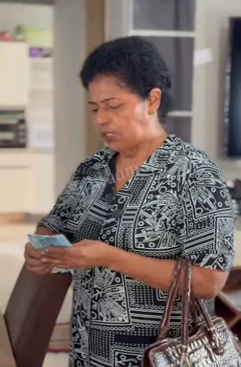 H0106007_Diarista ganha recompensa por sua dedicação Acompanhe essa história_part2.mp4