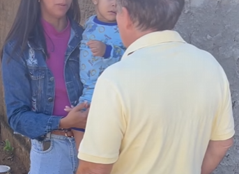 H1304018 Ela foi expulsa da sua própria casa com seu filho seu filho nos braços! part2