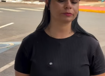 H1614006 Ele queria esconder da namorada profissão da sua mãe. part2