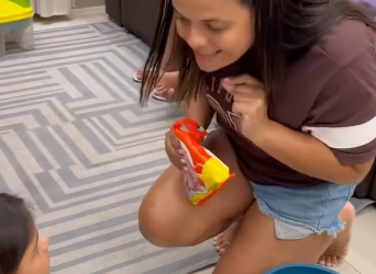 H1602001 Tratava as filhas como princesa mas a enteada como empregada! part2