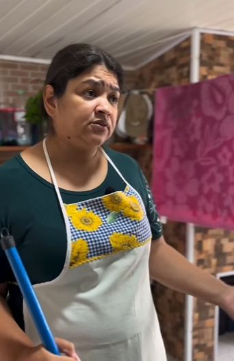 H1602019 Patroa exigia trabalho extra da empregada até que… part2