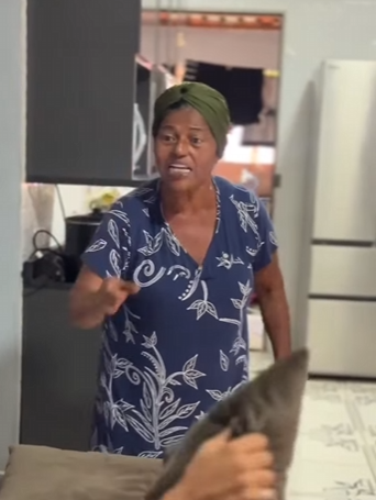 H0221010_Ela se cansou dos filhos folgados_part2.mp4