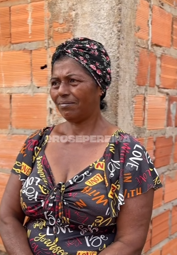 H0221013_Funcionária se emociona com presente inclusive que ganhou_part2.mp4