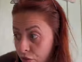 H1910003 Empregada pega PATRO4 pelos cabelos part2