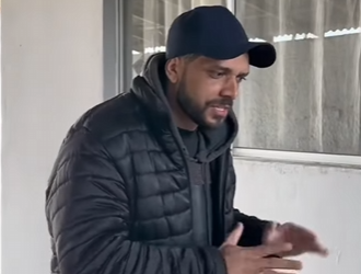 H1910002 Ela se escondeu dentro de um saco de LIXO, para não ser vista pelo 1RMÃO isso acabou acontecendo part2