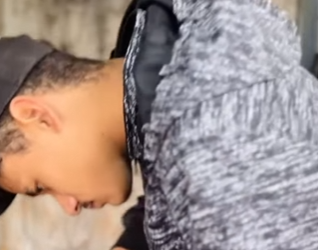 H1910014 Vendedor sofre pr3c0nceit0 por conta da sua C0r, mas como mundo da volta. Venha ver desfecho dessa história part2