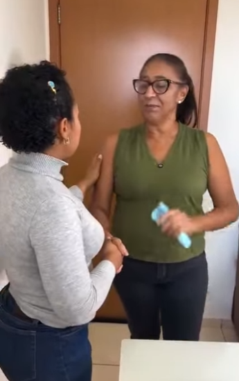 H0214016 Ela provou ser muito honesta ganhou uma grande recompensa por isso! part2