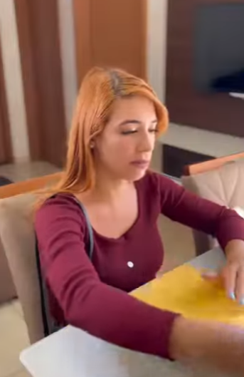 H0214018 As aparências enganam, ela foi humilhada por sua aparência em entrevista de emprego veja! part2