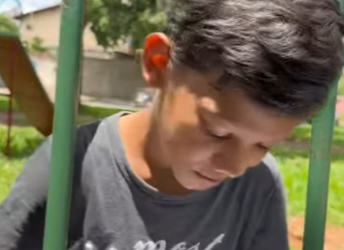 H2015009 Menino dá Momentos de Felicidade Criança Deficiente, Tente Não Chorar! part2