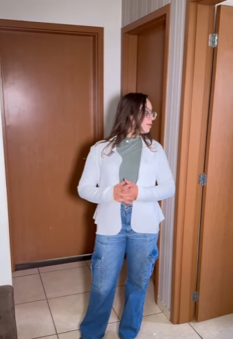 H0214019 Patroa generosa tira fome de seus funcionários que não emocionante! part2