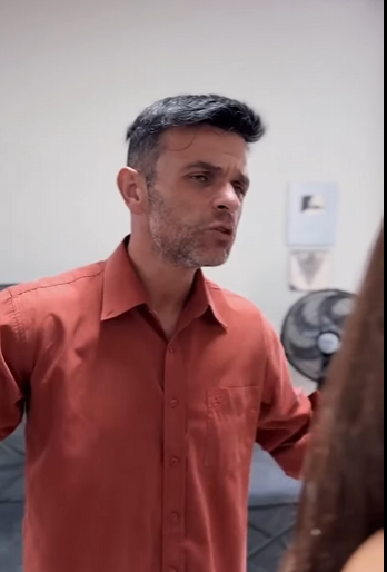 H0411008 Meu Marido chega do trabalho só fica no celular,não presta atenção nada que eu falo,não se importa com nada… part2