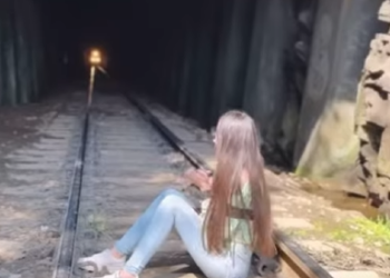 H2310005 Ela descobriu tudo ali. part2