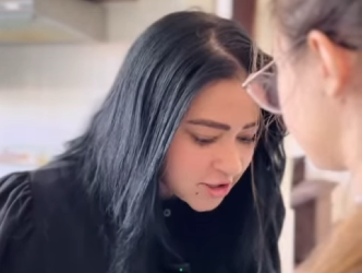 H2310018 Ela foi proibida de almoçar pela patroa part2