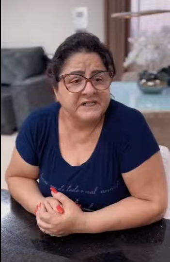 H2808013 Minha Mãe joga na minha cara que perdeu juventude dela por causa dos filhos,mas eu não tenho culpa,fico triste com isso…. part2