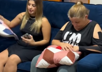 H2511016 A mãe tem um filho preferido, veja porque… part2