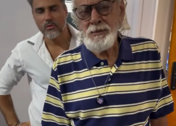 H2511012 Voltei pra casa mais cedo e descobri a traição… part2