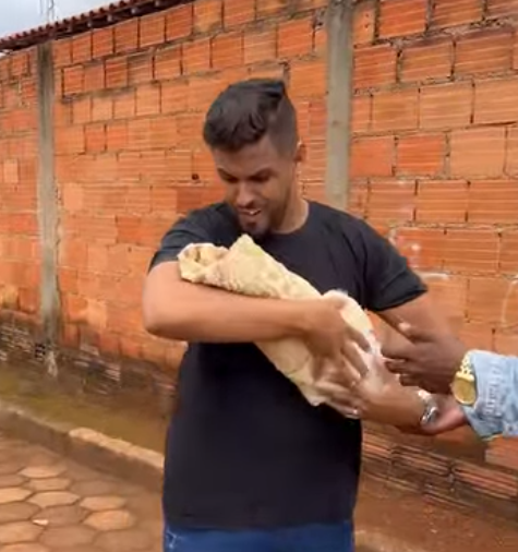 H2503011_Ela ab4nd0nou criança no meio da rua, mas ela não esperava que isso fosse acontecer_part2.mp4