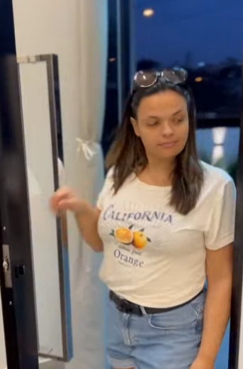 H2602005_Madrast@ jogava comida para os cachorros deixava entead@ passar fome_part2.mp4