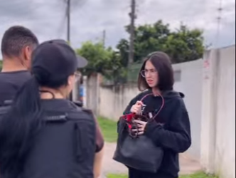 H2610003_Ela flagrou tudo… dentro da própria casa._part2.mp4