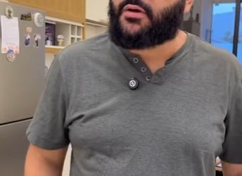 H0516007 Filhas batem na porta do pai para pedir ajuda reação dele deixa madrasta assustada! part2