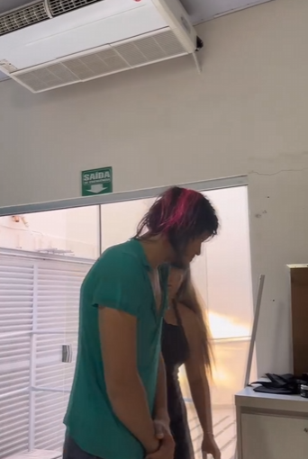 H0515005 Ela beijou um sem teto por dinheiro forçou se casar com ela part2