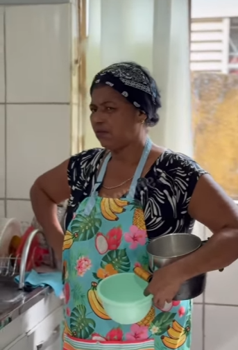 H0106019 Ele colocou câmera em casa descobriu oque funcionária fazia part2