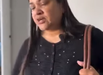 H2602012_Mãe chega cansada da diária olha como sua filha recebe_part2.mp4