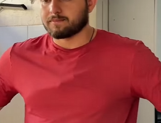 H2821020_Funcionária surpreend_part2.mp4