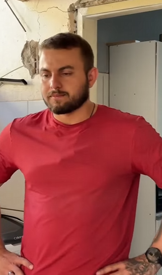 H2821020_Funcionária surpreend_part2.mp4