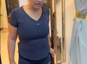 H0402005 Filhas batem na porta do pai para pedir ajuda reação dele deixa madrasta assustada!