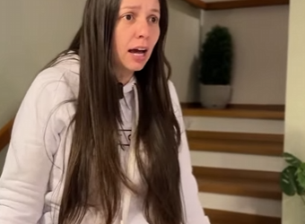 H2810012_Negou própria esposa Pela forma de se vestir_part2.mp4