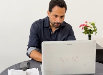 H2815015_Ele tinha vergonha da esposa chamou de mau vestida sem saber que essa Brincadeira iria sair muito caro_part2.mp4