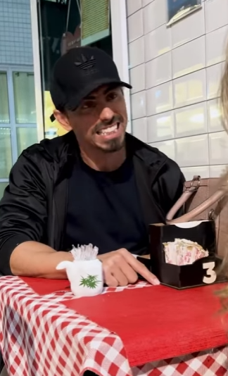 H2815016_Escondeu menina dentro de uma mala para salvar ela_part2.mp4