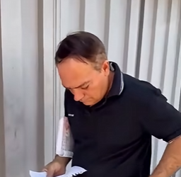 T1902025 Patrão descobriu que sua empregada e a filha dela passavam por necessidades e ficou sem palavras PART2