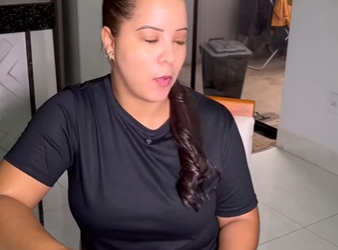 H0604001 Ela preferiu jogar as roupas fora que dá pra sua funcionária! part2