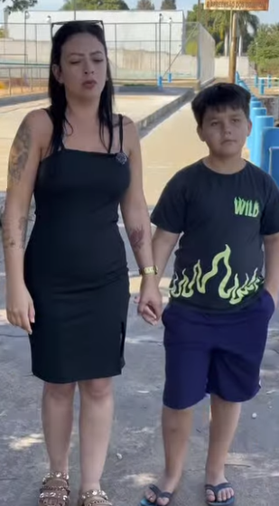 T3902024 Filho vê o pai com outra mulher PART2