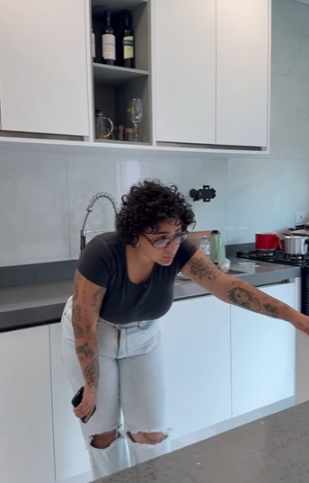 H0516009 Um abusador abusando da mulher do processo part2