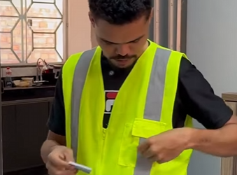 H0221002_Empresária se comove com situação do entregador_part2.mp4