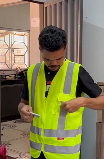 H0221002_Empresária se comove com situação do entregador_part2.mp4