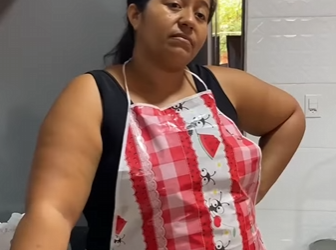 H0221006_Deram arroz cru pro jardineiro_part2.mp4