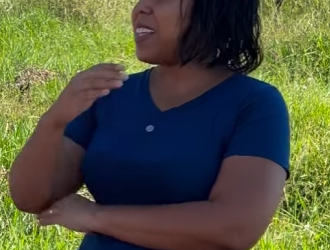 H0604012 Este gerente de obras caiu do cavalo ao humilhar funcionário pois patroa viu tudo! part2