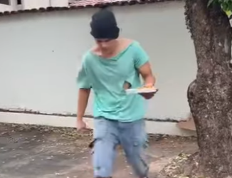 H0715015 mãe dessas crianças f4leceu sua tia as vendeu as ab4ndonou sem piedade, com tempo isso aconteceu part2