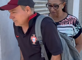 H0214003_Aproveitaram desse senhor sem saber quem ele era!_part2.mp4