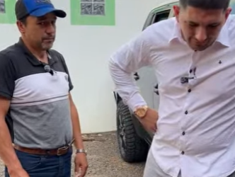 H1014021_Nunca trate mal ninguem se não isso pode acontecer com você nem tudo oque parece_part2