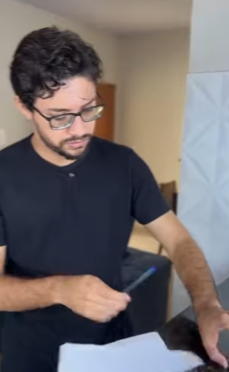 H0902021_Descobriu segredo que esposa escondia dele!_part2.mp4