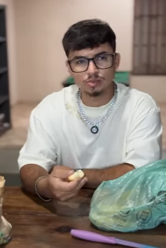 H1228007_Ela descobriu quem ele realmente era naquela noite_part2.mp4