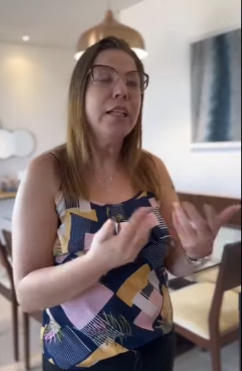 H1302001_Enquanto marido dormia, ela saia para se divertir. Até que_part2.mp4