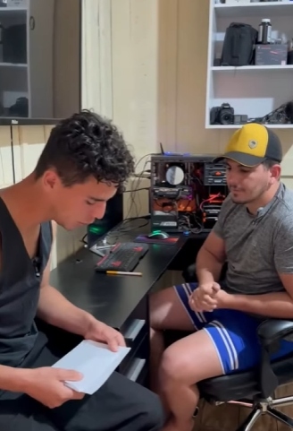 H1221001_PATRÃO faz algo INACREDITAVEL com seu funcionario com isso mudou totalmente rumo da sua vida qual sua opinião (1)_part2.mp4