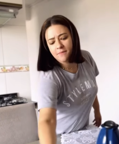 H1221011_Ciúmes da Empregada Patroa Está Prestes Perder Controle!_part2.mp4